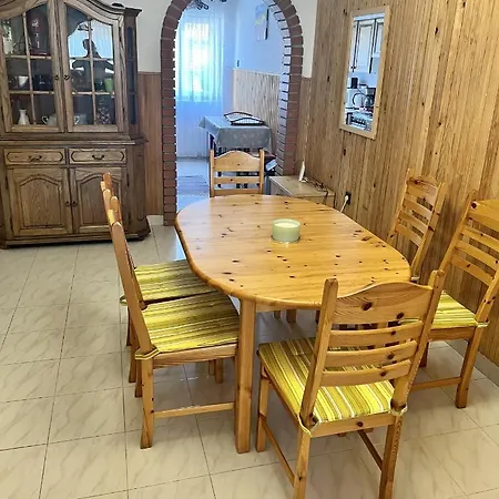 Διαμέρισμα Laura Balatonmáriafürdő