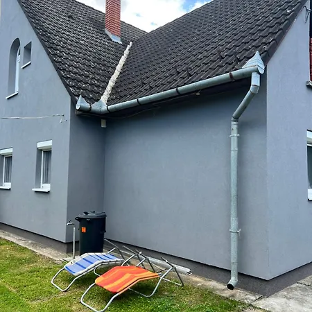 Laura Balatonmáriafürdő