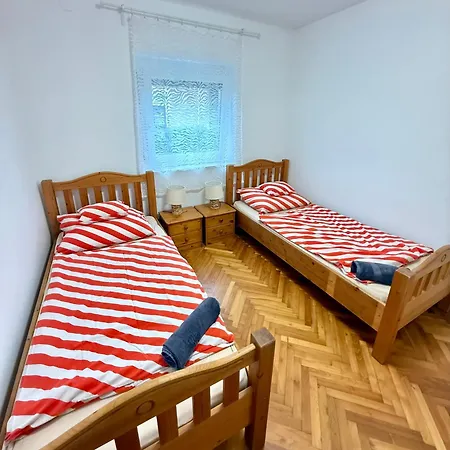 Laura Balatonmáriafürdő