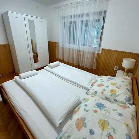 Laura * Balatonmáriafürdő