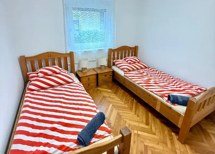 Laura Balatonmariafurdo